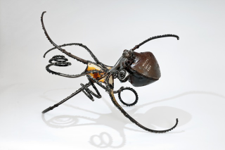 Illustration for article titled These Sculptures Turn Car Parts Into An Entire Animal Kingdom